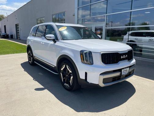Glacial White Pearl 2024 Kia Telluride EX