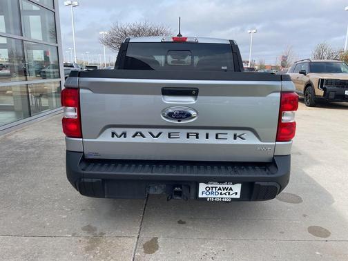 Iconic Silver Metallic 2023 Ford Maverick Lariat