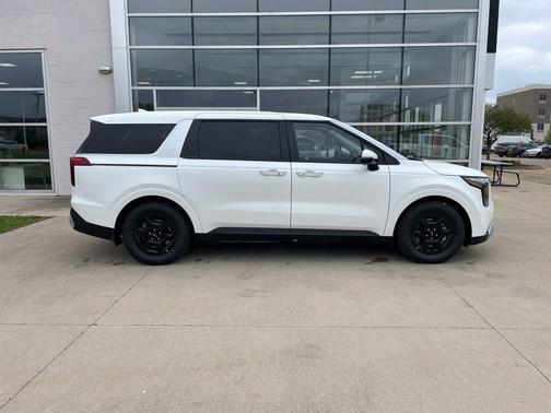 Snow White Pearl 2026 Kia Carnival