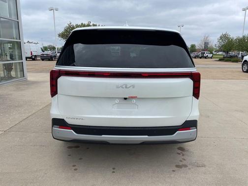 Snow White Pearl 2026 Kia Carnival