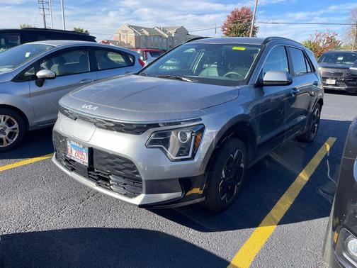 Steel Gray 2024 Kia Niro EV Wind