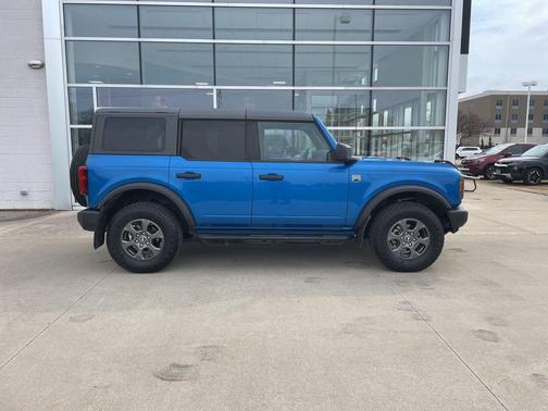 Velocity Blue Metallic 2023 Ford Bronco Big Bend