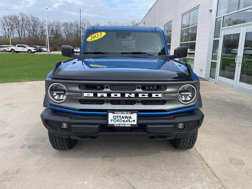 Velocity Blue Metallic 2023 Ford Bronco Big Bend