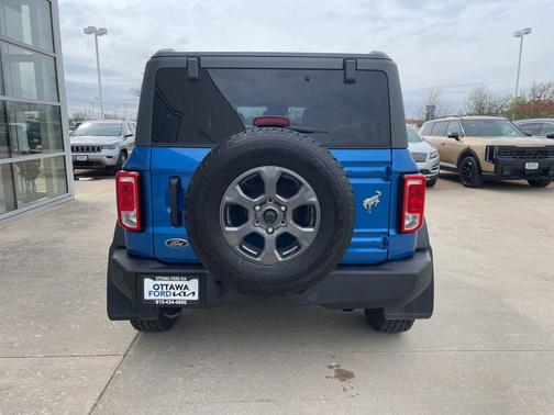 Velocity Blue Metallic 2023 Ford Bronco Big Bend