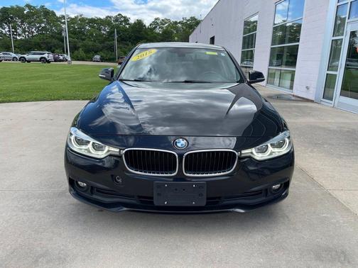 Black Sapphire Metallic 2018 BMW 320 i