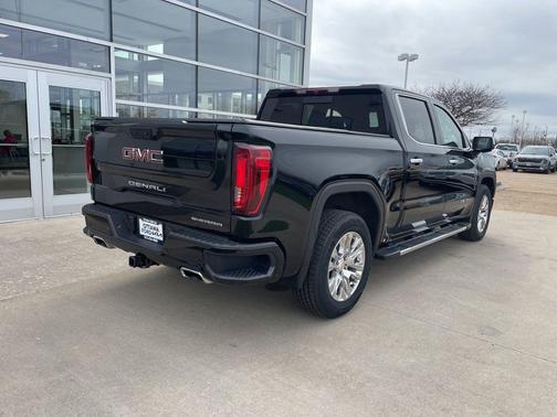 Onyx Black 2022 GMC Sierra 1500 Denali