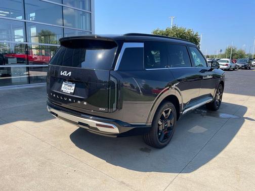 Panthera Metal 2027 Kia Telluride Hybrid SX Prestige