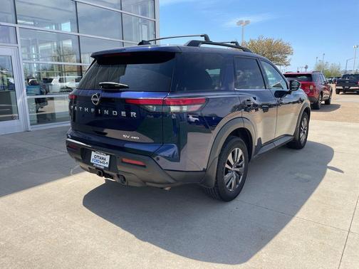 Deep Ocean Blue Pearl 2022 Nissan Pathfinder SV 4WD
