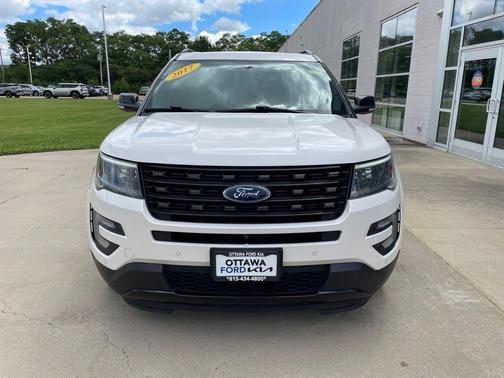 White Platinum Metallic Tri-Coat 2017 Ford Explorer sport