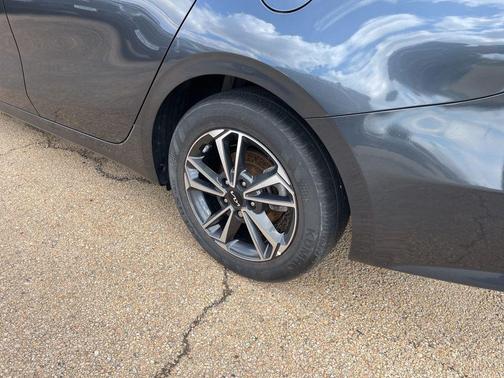 Gravity Gray 2023 Kia Forte LXS