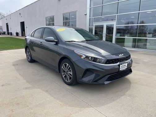 Gravity Gray 2023 Kia Forte LXS
