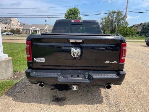 Diamond Black Crystal Pearlcoat 2022 RAM 1500 Longhorn