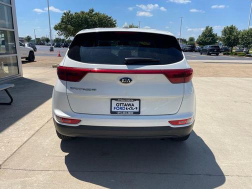 Clear White 2017 Kia Sportage LX