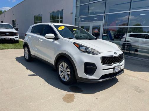Clear White 2017 Kia Sportage LX