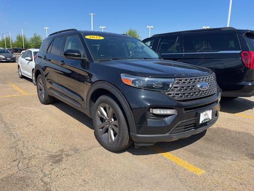 Black Metallic 2022 Ford Explorer XLT