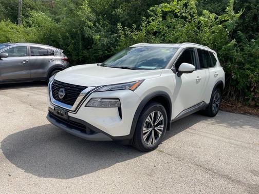 Pearl White Tricoat 2023 Nissan Rogue SV