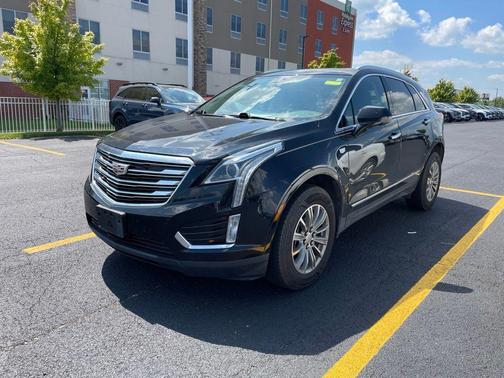 Stellar Black Metallic 2019 Cadillac XT5 Luxury