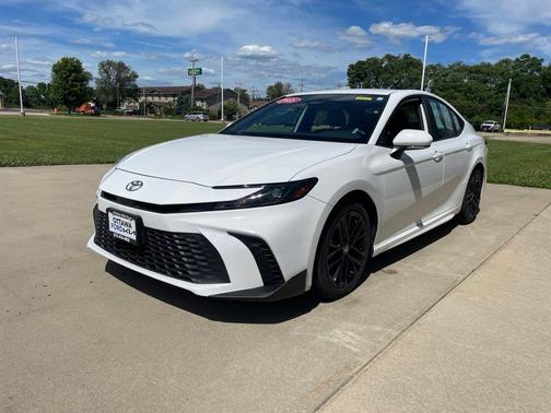 Ice 2025 Toyota Camry SE