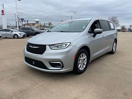 Silver Mist Clearcoat 2023 Chrysler Pacifica Touring L