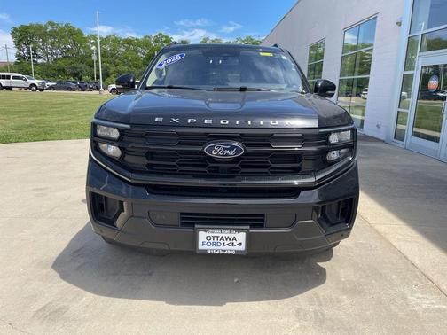 Black Metallic 2025 Ford Expedition Max Active 4x4