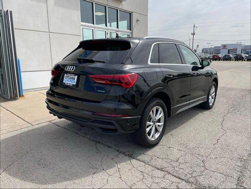 2025 Audi Q3 Premium 45 TFSI S line quattro Tiptronic