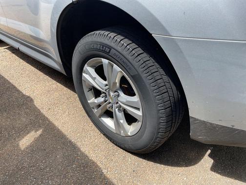 Silver Ice Metallic 2015 Chevrolet Equinox LS