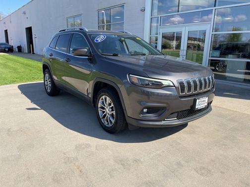 Granite Crystal Metallic Clearcoat 2019 Jeep Cherokee Latitude Plus