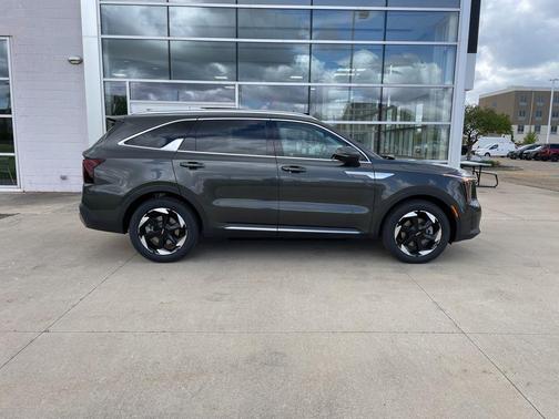 Interstellar Gray 2026 Kia Sorento Hybrid EX