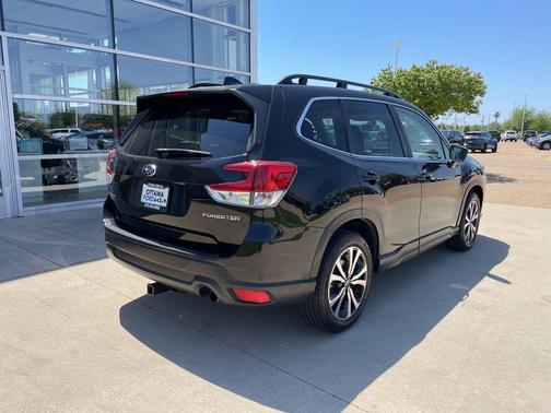 Crystal Black Silica 2023 Subaru Forester Limited