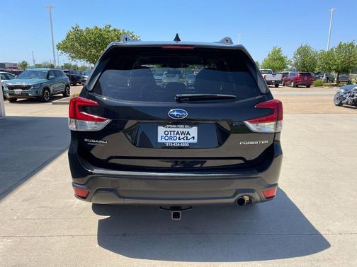 Crystal Black Silica 2023 Subaru Forester Limited