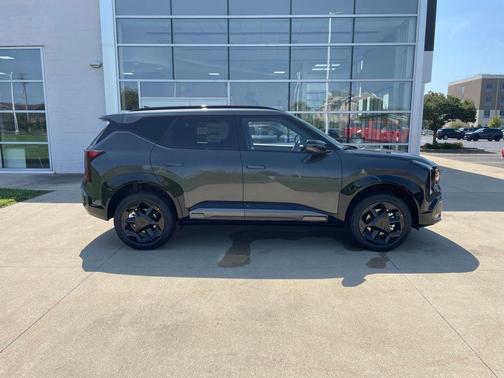 Interstellar Gray 2027 Kia Seltos X-Line S