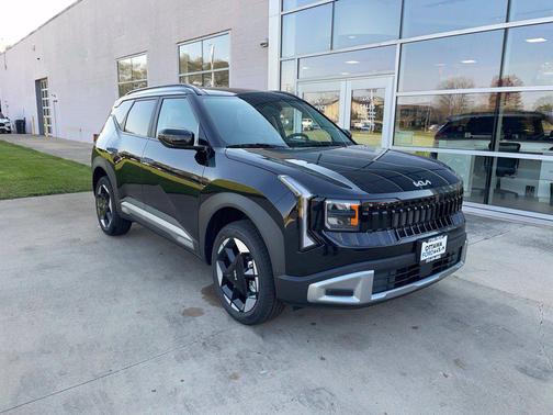 Aurora Black Pearl 2027 Kia Seltos EX
