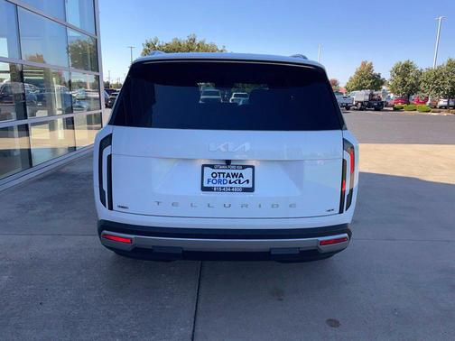 Glacial White Pearl 2027 Kia Telluride Hybrid EX