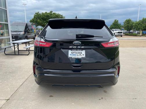 Agate Black Metallic 2024 Ford Edge ST Line