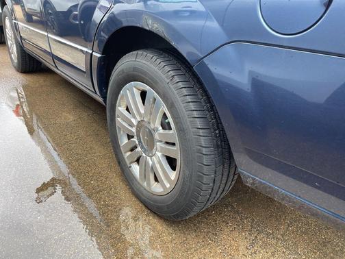 2013 Lincoln Navigator Base