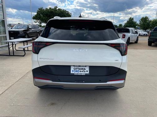 Snow White Pearl 2026 Kia Sportage Hybrid EX