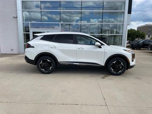 Snow White Pearl 2026 Kia Sportage Hybrid EX
