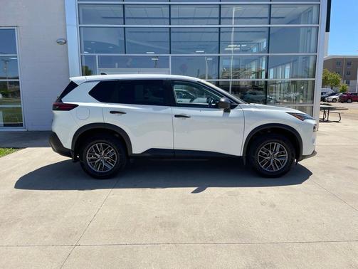 Glacier White 2023 Nissan Rogue S