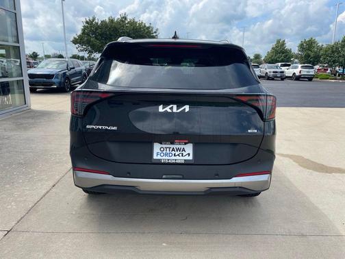 Fusion Black 2027 Kia Sportage Hybrid EX
