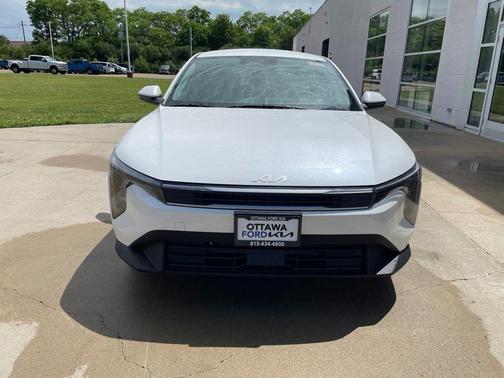 Snow White Pearl 2026 Kia K4 LXS