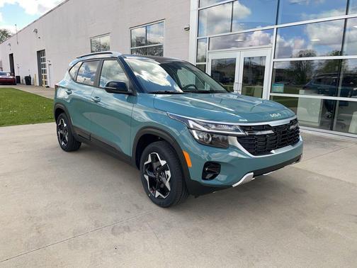 Pluton Blue/Black Roof 2026 Kia Seltos S