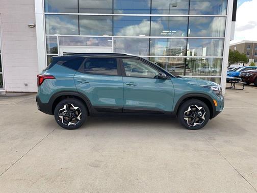 Pluton Blue/Black Roof 2026 Kia Seltos S