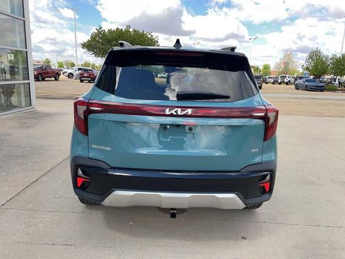 Pluton Blue/Black Roof 2026 Kia Seltos S