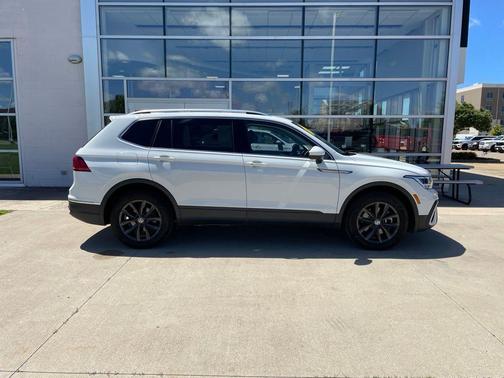 Pure White 2024 Volkswagen Tiguan 2.0T SE 4MOTION