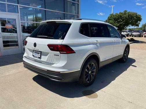 Pure White 2024 Volkswagen Tiguan 2.0T SE 4MOTION