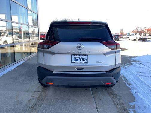 2021 Nissan Rogue SL