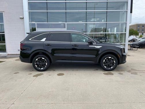 Ebony Black 2025 Kia Sorento S