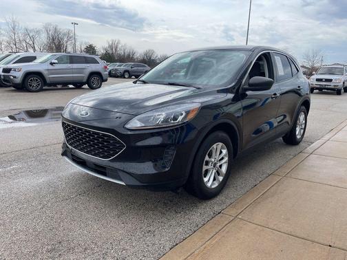 Agate Black Metallic 2022 Ford Escape SE