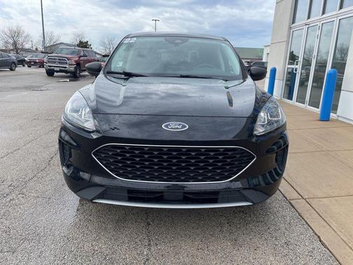 Agate Black Metallic 2022 Ford Escape SE