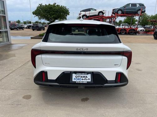 Snow White Pearl 2026 Kia K4 GT-Line Turbo